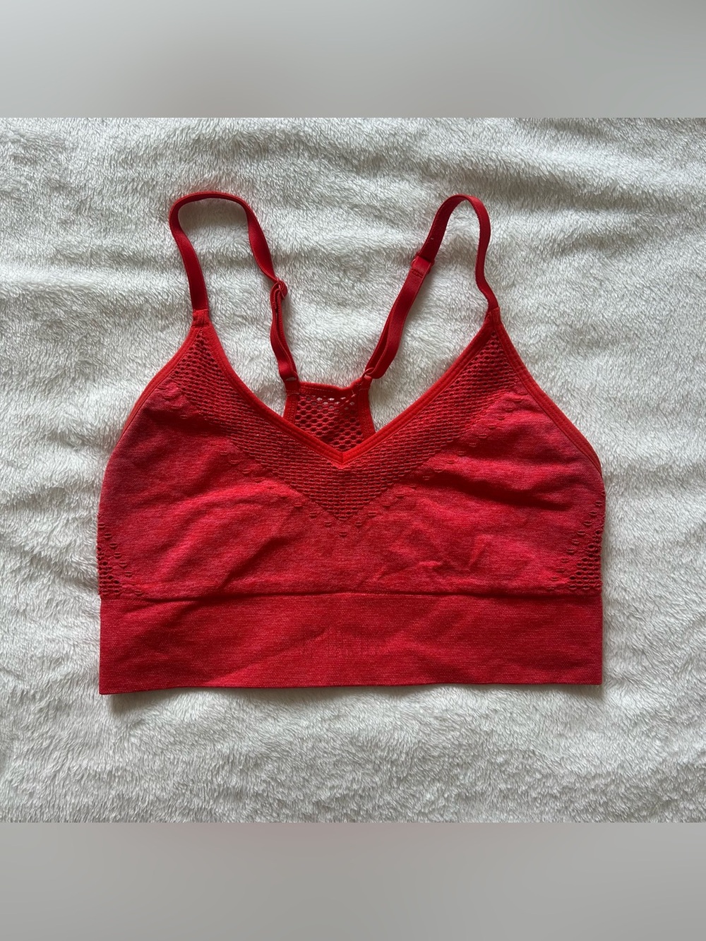 Red Seamless Strappy Sports Bra – Size Small